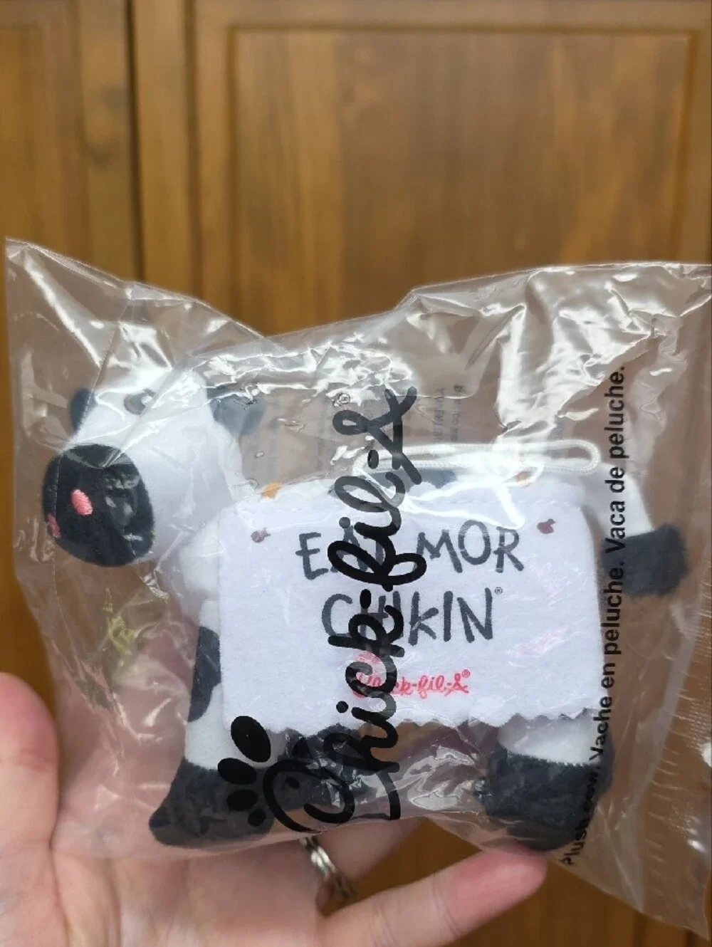 NEW Chick-Fil-A Cow Party Bundle 4 Plush Cows 4 Sunglasses Game